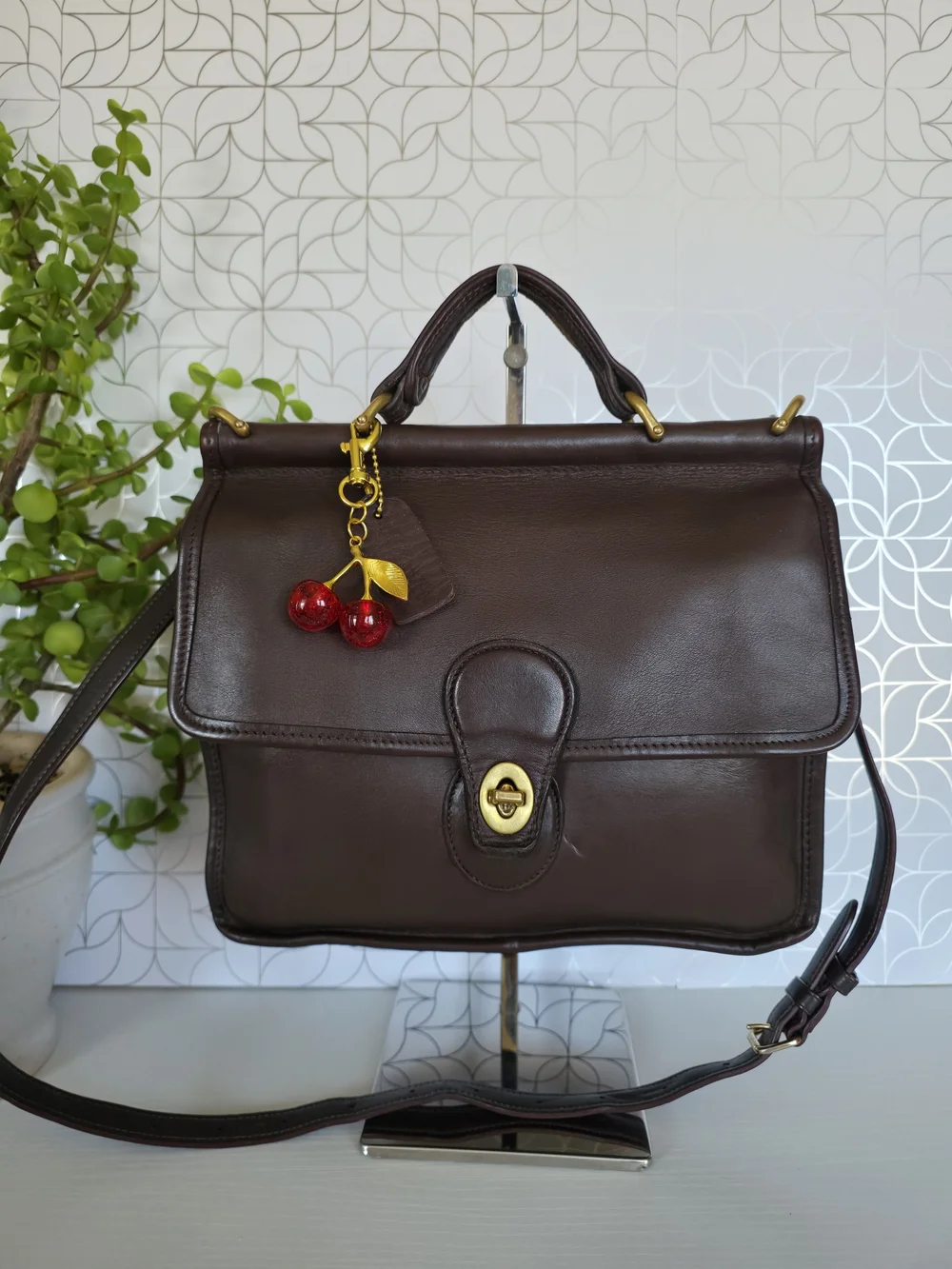 Iconic Vintage Coach Willis Bag (Style #9927